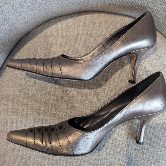 Silver Roberto Capucci Heels with Pointed Toe  Size 10B - Picture 6 of 9